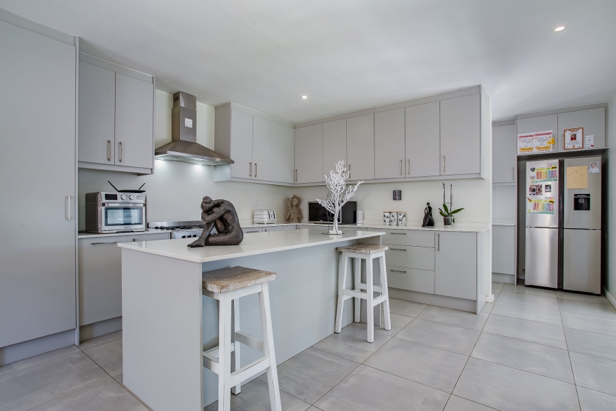 3 Bedroom Property for Sale in Mountain Crest Private Estate Western Cape